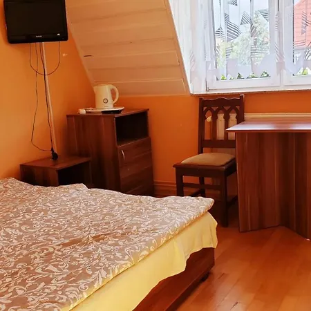 Wega - Goscinne, Domki, Plac Zabaw, Basen, Parking, Grill 招待所 辛安诺泽蒂