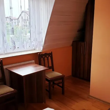 Wega - Goscinne, Domki, Plac Zabaw, Basen, Parking, Grill 招待所 辛安诺泽蒂