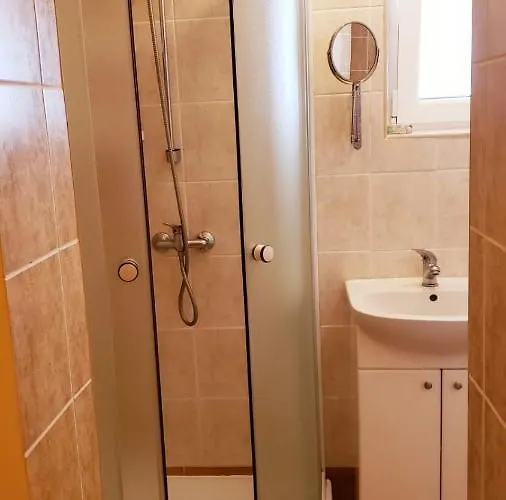 Wega - Goscinne, Domki, Plac Zabaw, Basen, Parking, Grill Konukevi