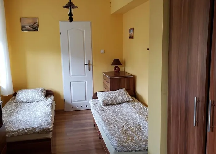 Wega - Goscinne, Domki, Plac Zabaw, Basen, Parking, Grill Konukevi Sianozety