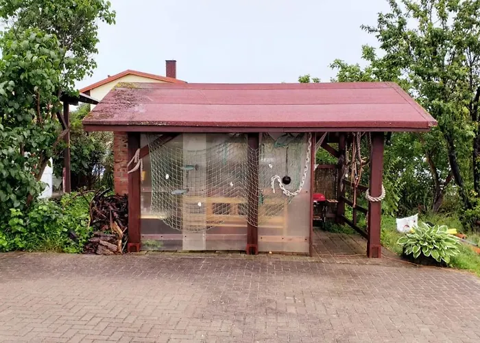 Wega - Goscinne, Domki, Plac Zabaw, Basen, Parking, Grill ゲストハウス シャノジェンティ